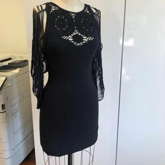 Bebe body con dress. Beautiful sleeve detail - Picture 1 of 6